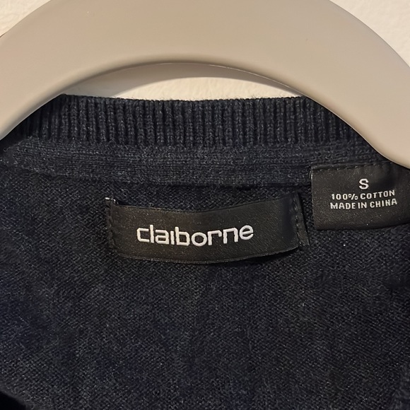 V-neck men’s sweaters - Picture 2 of 3